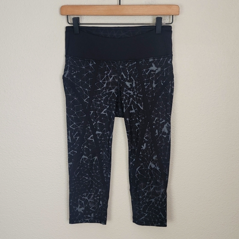 Lululemon Printed Athletic Capri Leggings